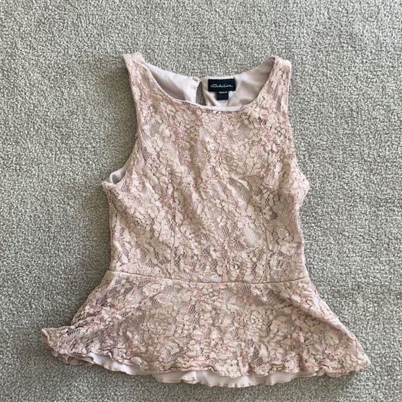 very adorable pink top - Picture 1 of 3